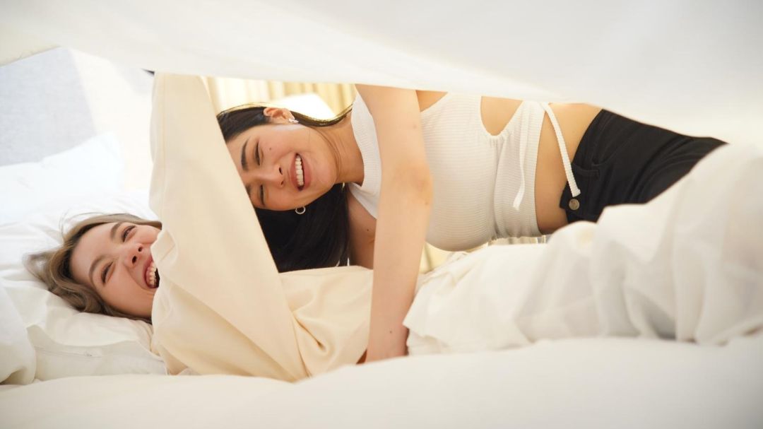 เขินตัวบิด ‘หลิง – ออม’ เปิดโหมดคลั่งรัก เปลี่ยนห้องนอนเป็นห้องสวีทหวาน