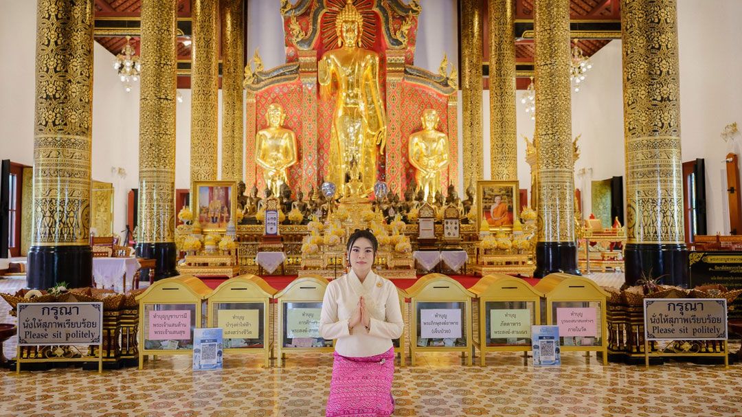 'มาดามหยก'ถวายกำลังใจแด่พระสงฆ์สายธรรมยุต ขอปกป้องทำนุบำรุงทุกศาสนา