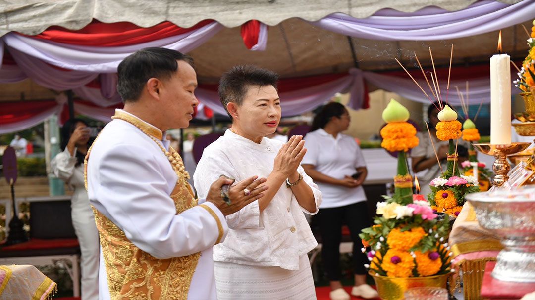 กทม. จัดพิธีบวงสรวงสมเด็จพระเจ้าตากสินมหาราช (วงเวียนเล็ก)