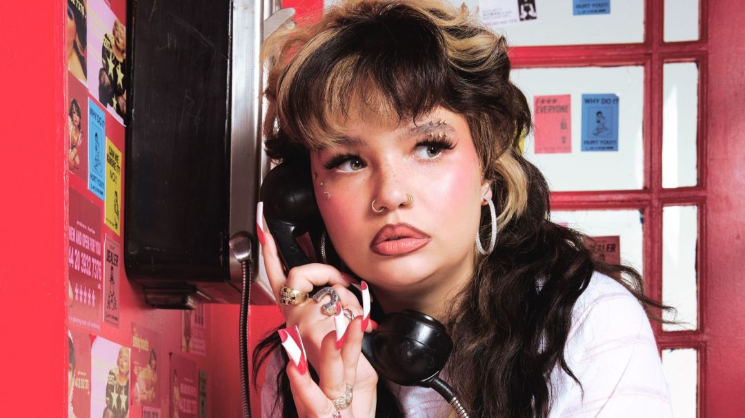 Music World : ‘Lola Young’ เจ้าของเพลงดัง ส่งต่อความกล้าต่อสู้กับความกลัว ผ่านเพลงใหม่ ‘SPIDERS’