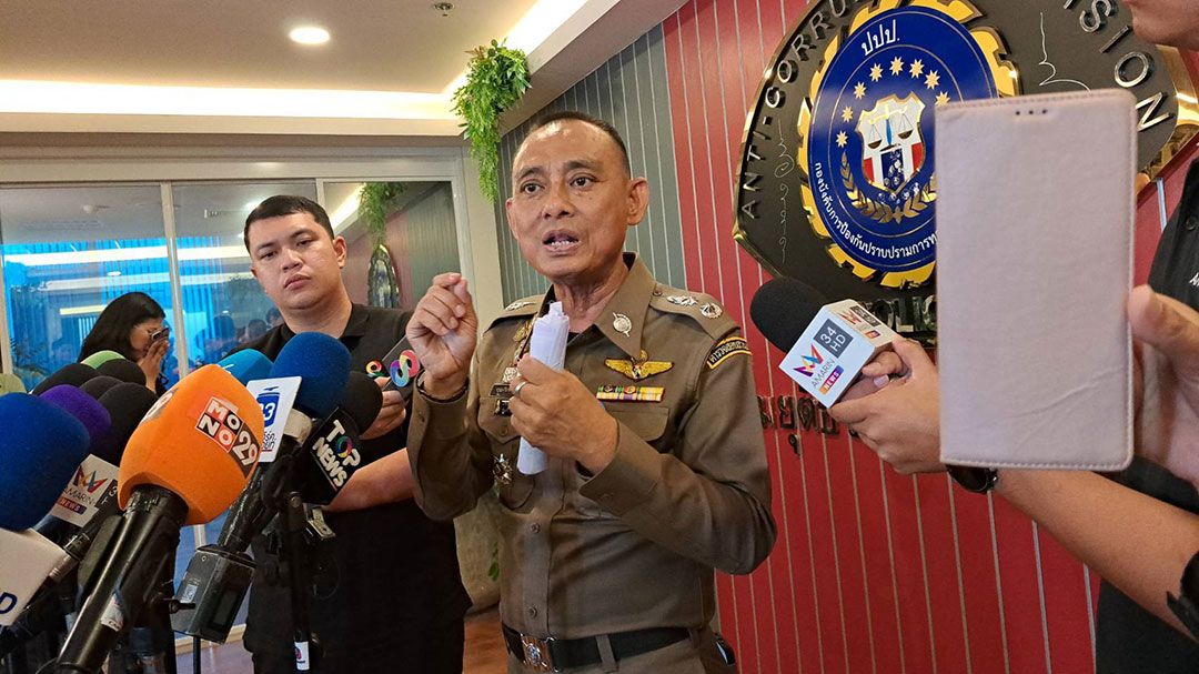 ‘เต่า’จ่อฟันพระวัดดังปทุมฯ  ปมยักยอกเงินวัด-โยงสีกา