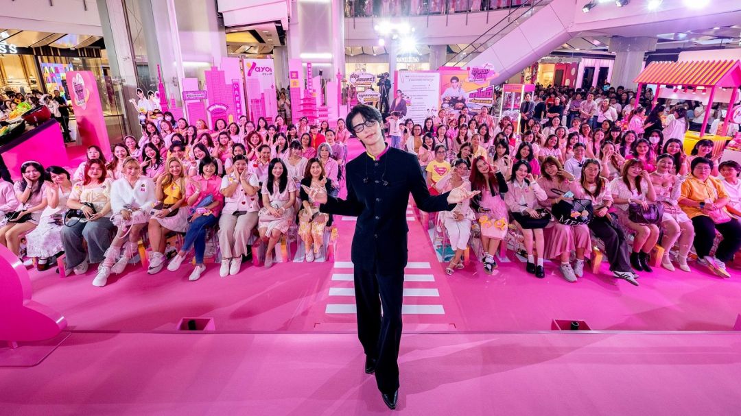 ‘เจฟ ซาเตอร์’ เสิร์ฟเสียงกรี๊ดสนั่นงานแฟนมีต เปิดใจสุดปลื้มที่ได้เจอแฟนๆ แบบใกล้ชิด!
