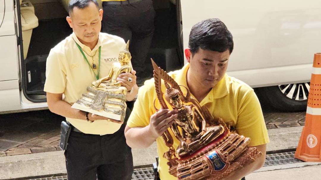 คณะทำงาน‘ธรรมนัส’อัญเชิญพระพุทธรูปขึ้นห้องทำงานรองนายกฯ ทำเนียบรัฐบาล