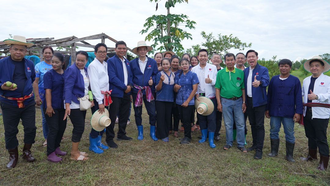 ‘พรรคปวงชนไทย’ลุยอุดรธานีลงพื้นที่รับฟังเกษตรกรนาแปลงใหญ่-กลุ่มหัตถกรรมผ้าพื้นบ้านนาข่า