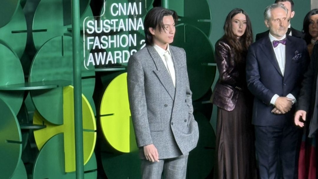 ‘กลัฟ คณาวุฒิ’ ออร่าระดับโลก ดาราไทยคนเดียวในงาน ‘CNMI Sustainable Fashion Awards’