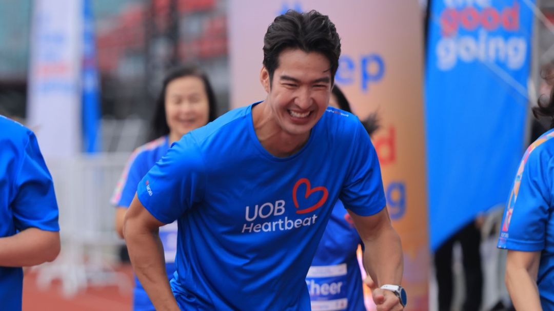 ‘เดี่ยว สุริยนต์’ กำลังใจให้นักวิ่ง ในงานวิ่งประจำปี ‘2025 UOB Heartbeat Run’