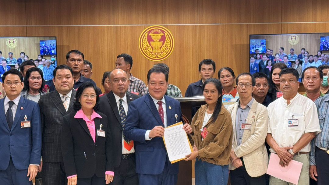 ‘พีมูฟ’บุกยื่น‘กมธ.นิรโทษกรรมคดีรุกป่า’ หนุนทำกฎหมายให้แล้วเสร็จโดยเร็ว ซัดทวงคืนผืนป่าทำชาวบ้านเป็นเหยื่อ