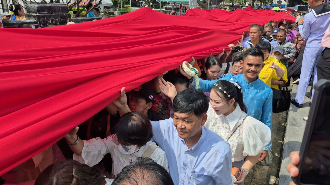 ผู้ว่าฯ สมุทรปราการ เปิดงานนมัสการองค์พระสมุทรเจดีย์กลางน้ำ