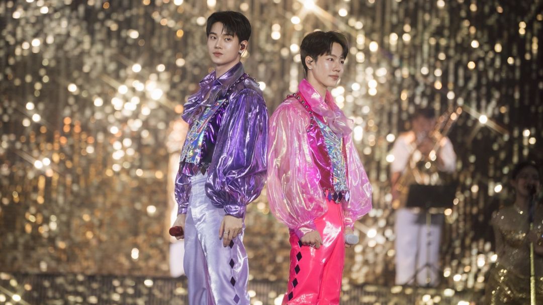 มิตรรักแฟนเพลงม่วนทั่วหน้า! ‘หยิ่น - วอร์’ เสิร์ฟความสนุกผ่าน ‘หยิ่นวอร์ คอนเสิร์ตดอกนีออนรอรัก’