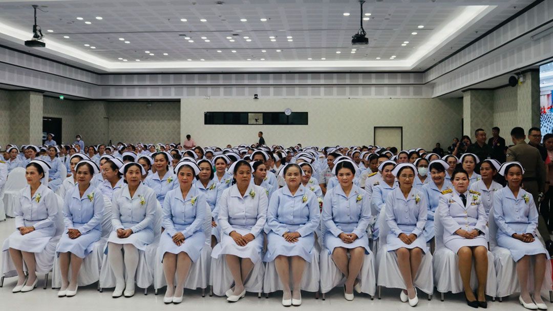 สุรินทร์จัดงาน ‘วันพยาบาลแห่งชาติ’ เทิดพระเกียรติ ‘สมเด็จย่า’ เชิดชูเกียรติคนทำงาน