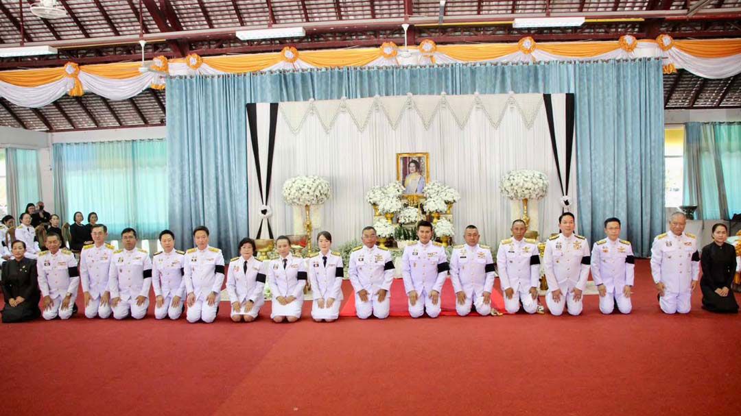 จังหวัด-อำเภอทั่วไทยร่วมประกอบพิธีถวายน้ำสรงพระบรมศพเบื้องหน้าพระฉายาลักษณ์'สมเด็จพระพันปีหลวง'