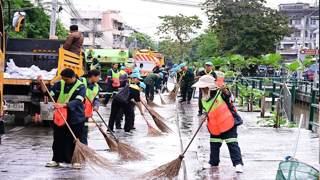 กทม. ผนึกกำลังทำความดีพัฒนาตรอกสาเก เขตพระนคร