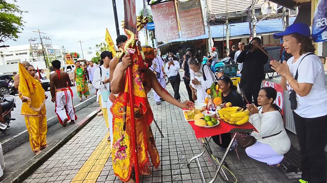 ศาลเจ้าเมืองสงขลาจัดขบวนกินเจ แห่องค์เทพศักดิ์สิทธิ์แบบเรียบง่าย