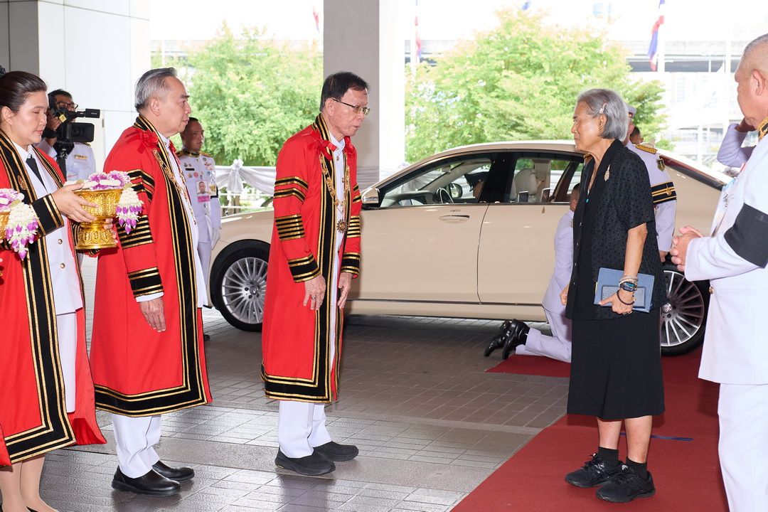 โปรดเกล้าฯ กรมสมเด็จพระเทพฯ พระราชทานปริญญาบัตร ม.พระจอมเกล้า พระนครเหนือ ประจำปีการศึกษา 2567