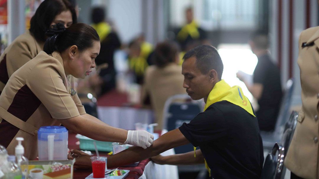 ตร.กาฬสินธุ์ร่วมใจ! บริจาคโลหิตถวายพระราชกุศล ‘สัตตมวาร’ แด่สมเด็จพระพันปีหลวง