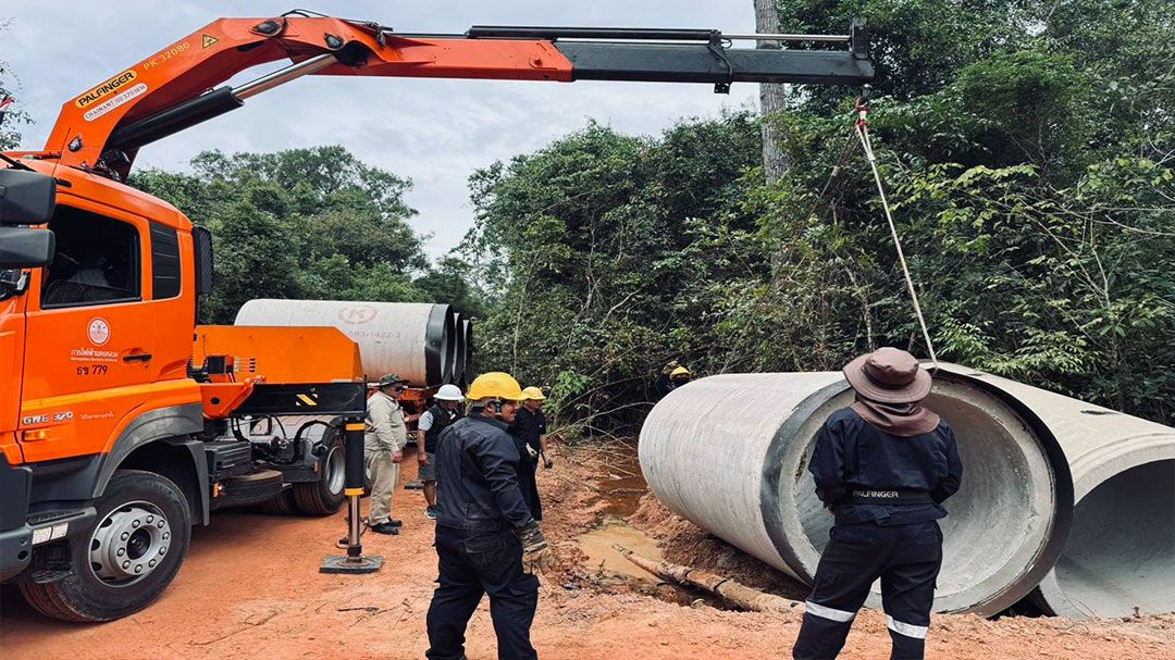 MEA ห่วงใยความปลอดภัยประชาชน สานต่อความร่วมมือ ทยอยส่งมอบท่อคอนกรีตฯ สร้างหลุมหลบภัยชายแดน ศรีสะเกษ