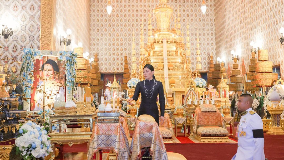 ‘เจ้าฟ้าสิริวัณณวรี‘ ทรงบำเพ็ญพระราชกุศลถวายพระบรมศพ ’สมเด็จพระพันปีหลวง’