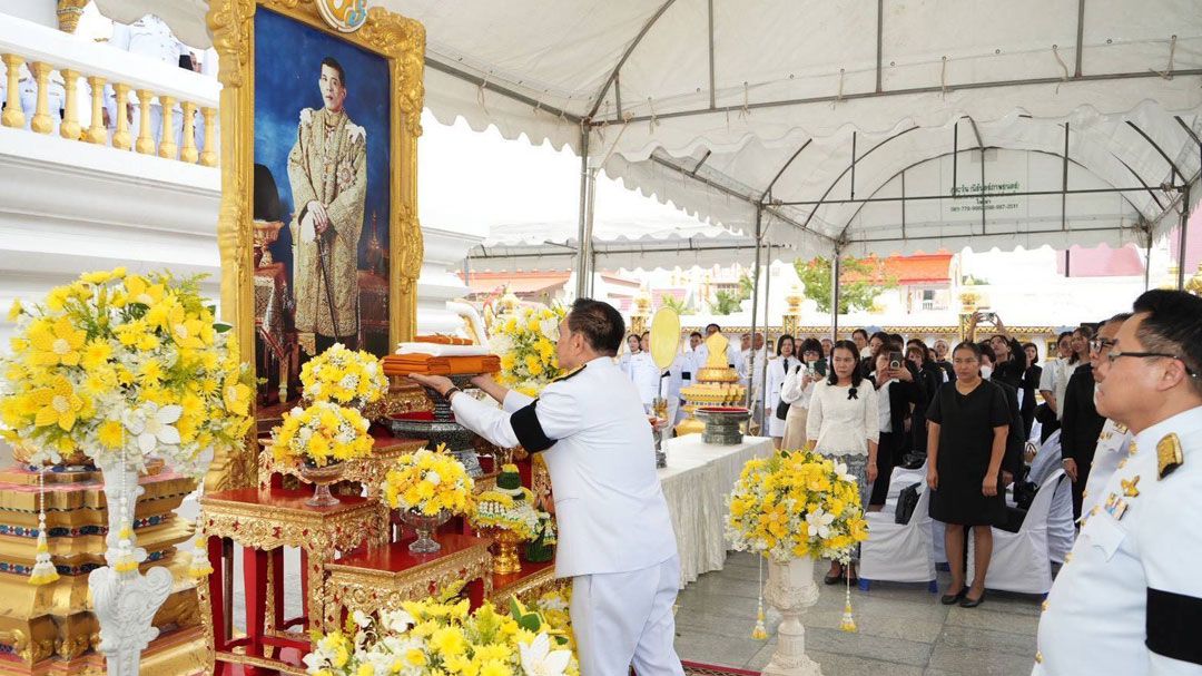 กกต.ถวายผ้าพระกฐินพระราชทาน ณ วัดชินวรารามวรวิหาร จ.ปทุมธานี