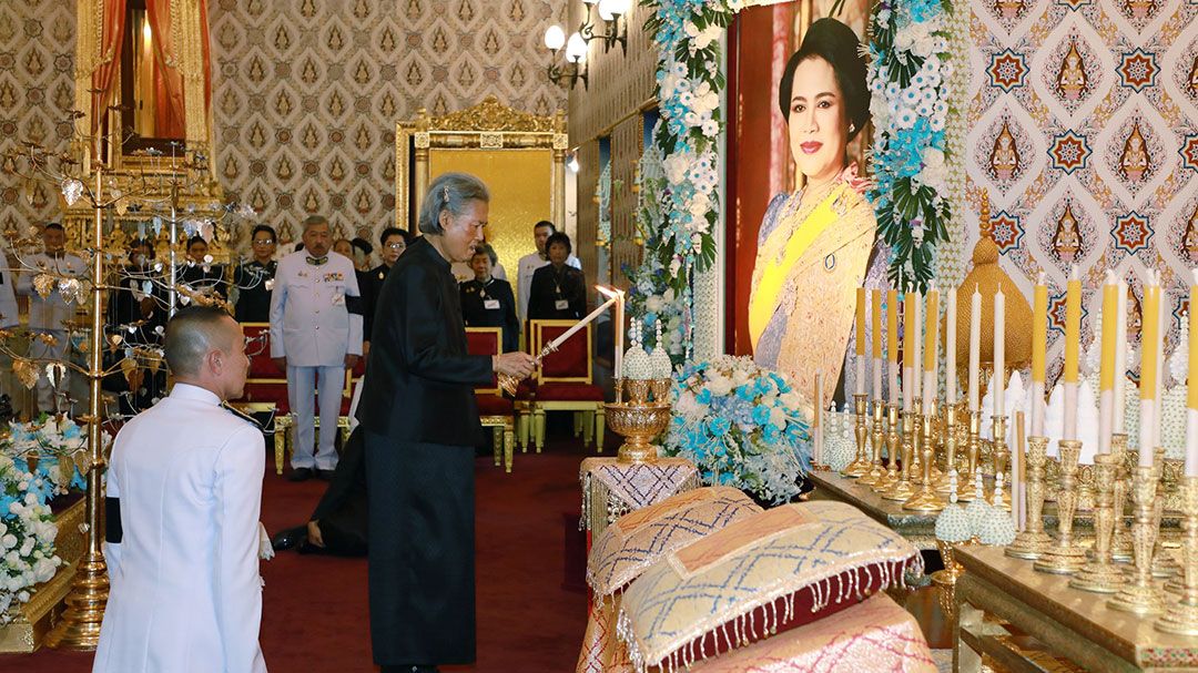 พสกนิกรหลั่งไหลสักการะ  พระพันปีหลวง  กทม.เตรียมรับปชช.  เข้ากราบพระบรมศพ