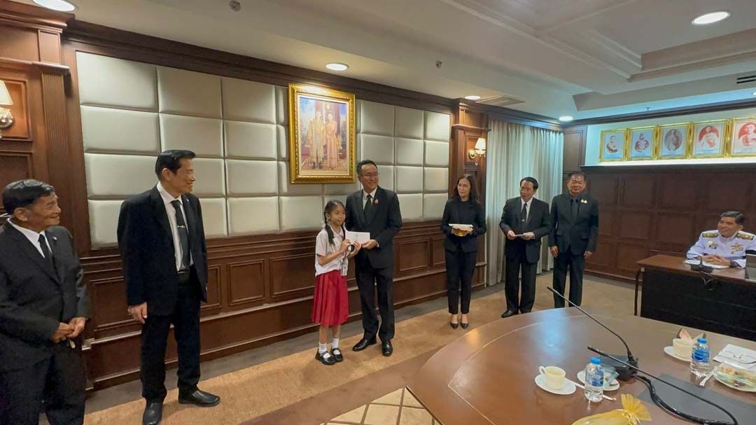 ‘อสส.-อดีต อสส.’มอบทุนการศึกษาให้แก่บุตรหลานบุคลากร สนง.อัยการสูงสุดที่เรียนดี-รายได้น้อย