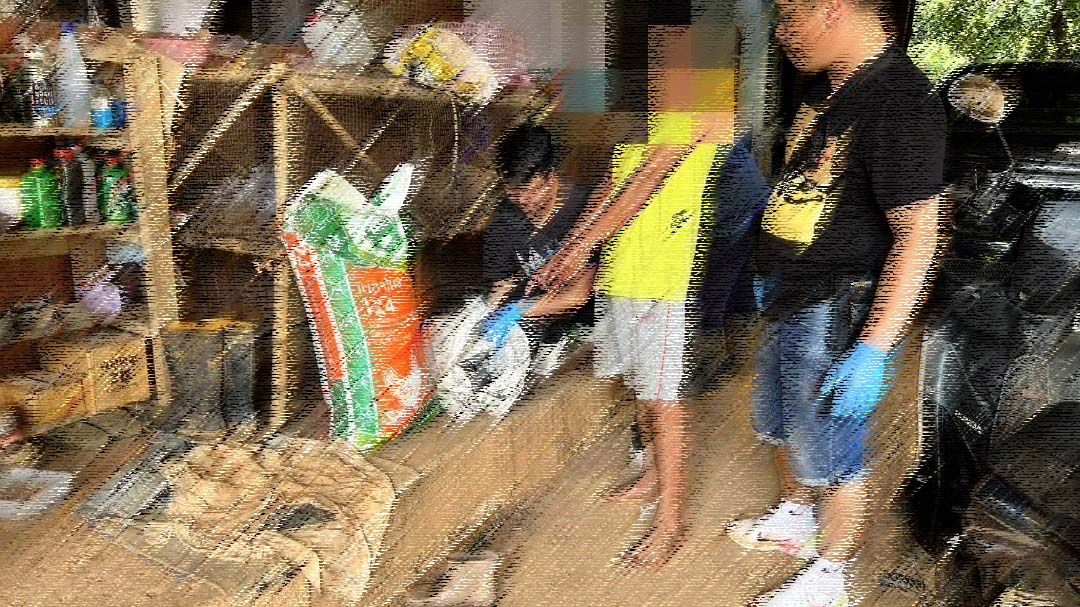 มือปืนโมโหถูกทวงหนี้‘ค่าเช่านา’ ลูกซองสั้นลั่นกลางบ้าน เจ็บสาหัส 2 ราย