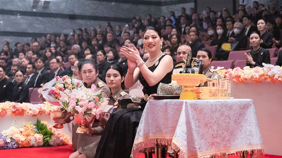 เจ้าฟ้าสิริวัณณวรีฯ ทอดพระเนตรการแสดงโขนมูลนิธิส่งเสริมศิลปาชีพฯ เพื่อน้อมสำนึกในพระมหากรุณาธิคุณของสมเด็จพระบรมราชชนนีพันปีหลวง