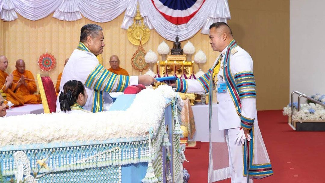 'แม่ทัพกุ้ง'รับมอบปริญญาดุษฎีบัณฑิตกิตติมศักดิ์ สถาบันเทคโนโลยีราชมงคลตะวันออก