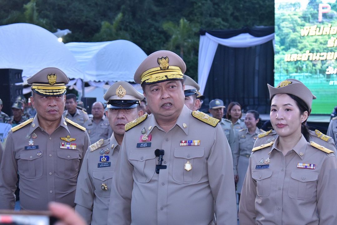 'สุชาติ' เตรียมความพร้อมอากาศยาน รับมือปัญหาหมอกควัน ไฟป่า และฝุ่นพิษ PM2.5