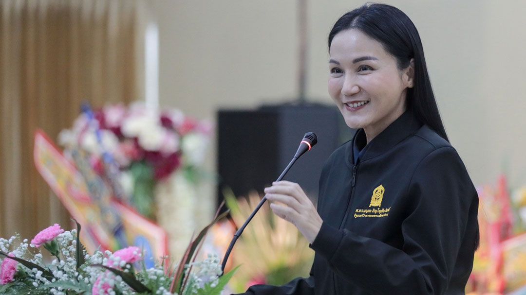 'รมว.นฤมล'ลงพื้นที่ จ.นราธิวาส มอบทุนเด็กชายแดนใต้ รับฟังปัญหาครู