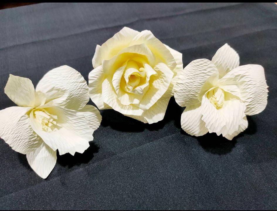 บทความพิเศษ : “ดอกไม้แห่งความดี” คนไทยถวายความอาลัย