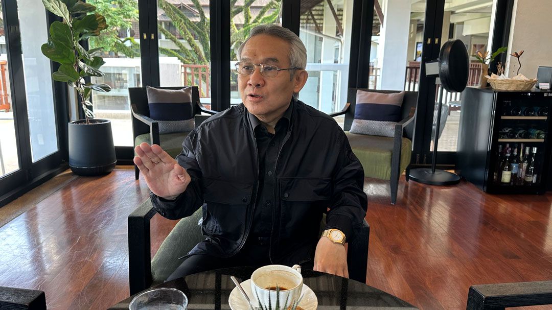 'สุรเดช'ของขึ้น แนะรัฐบาลเลิกคุย'เขมร'ทุกเวที ซัดกลับกลอก เชื่อถือไม่ได้