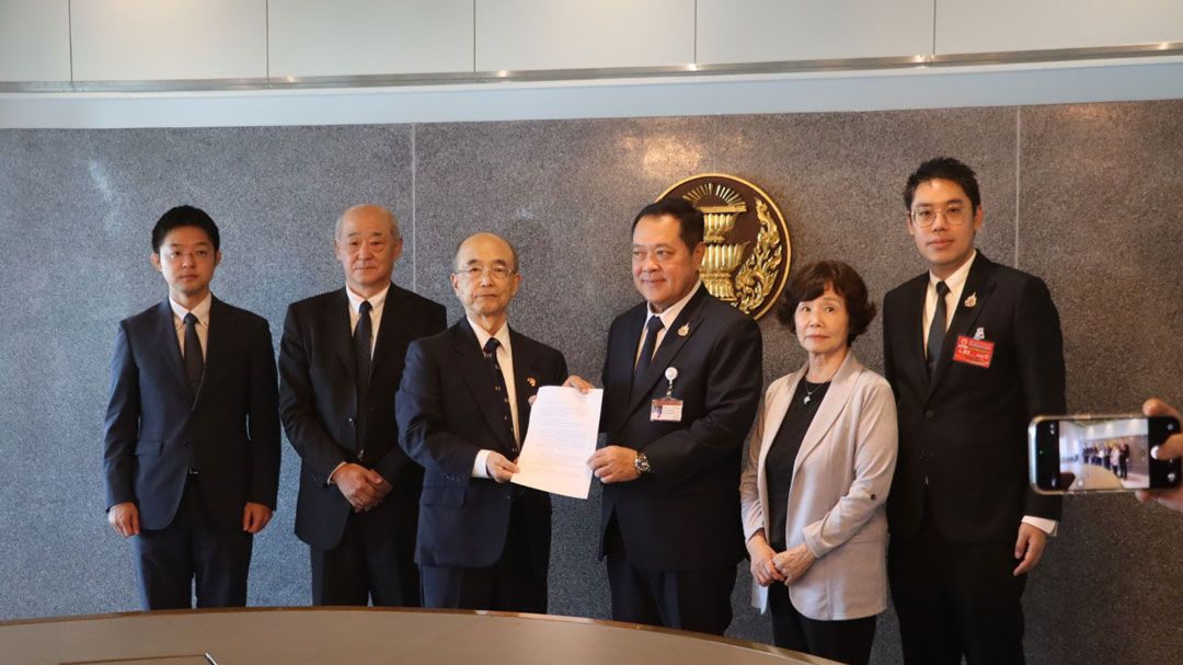 ครอบครัว ‘น.ส.โทโมโกะ’ เข้าพบ อดีต รมว.ยุติธรรม-ดีเอสไอ ติดตามคดีบุตรสาว ขอพิจารณาคดีฆาตกรรมไม่มีหมดอายุความ