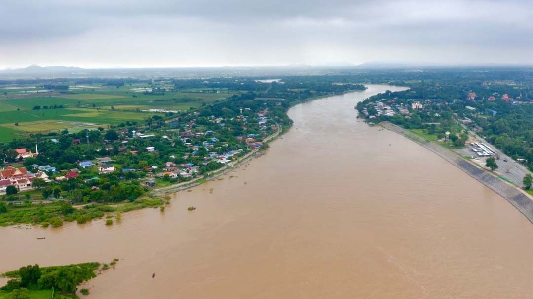 ‘กรมชลประทาน’รายงานฝนตอนบนเริ่มลดลง เร่งระบายน้ำต่อเนื่อง