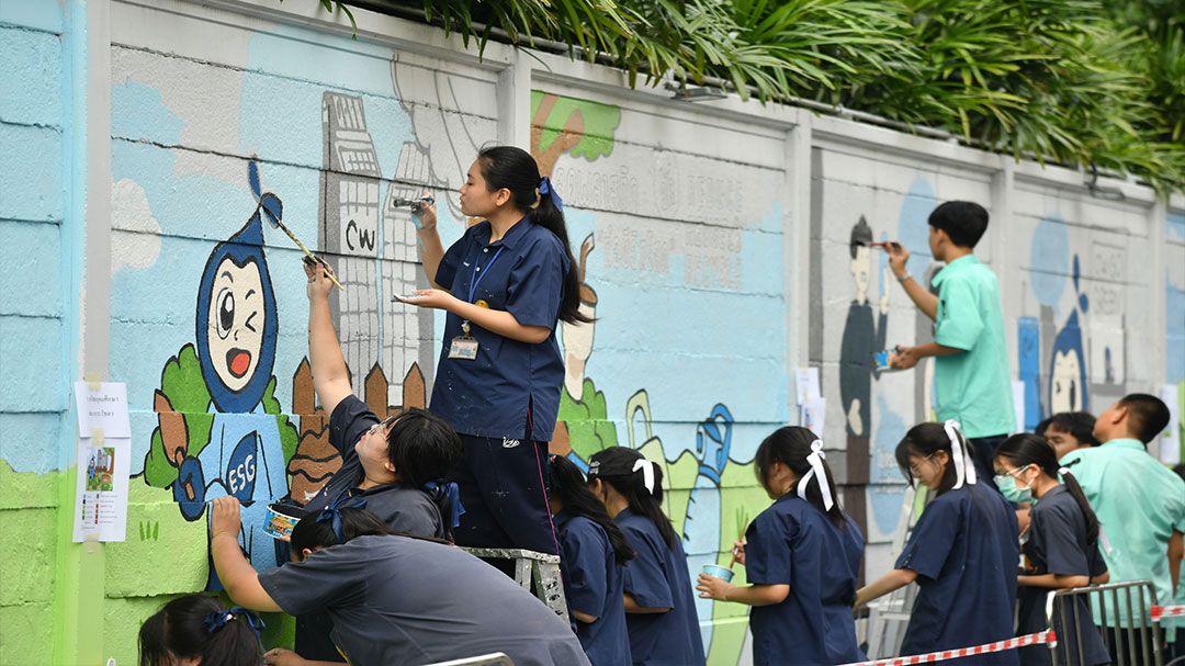 กทม. X ซีดับเบิ้ลยู ทาวเวอร์ ผนึกชุมชน พลิกโฉมกำแพง สู่งานศิลปะสิ่งแวดล้อม