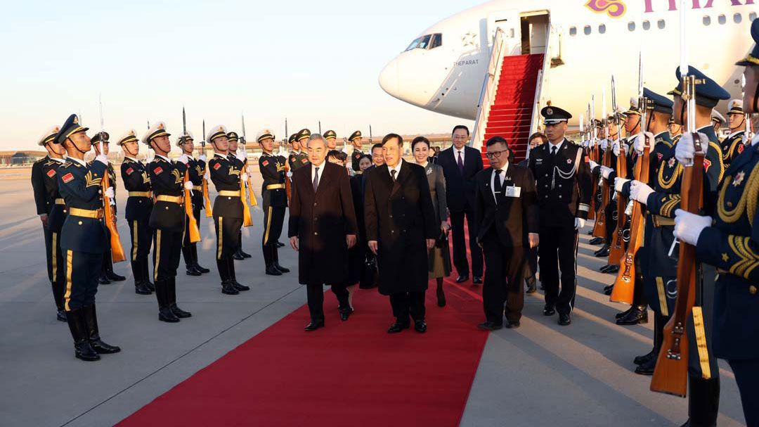 กษัตริย์ไทยพระองค์แรก  ‘ร.10’เสด็จฯ  พระราชดำเนินเยือนจีน