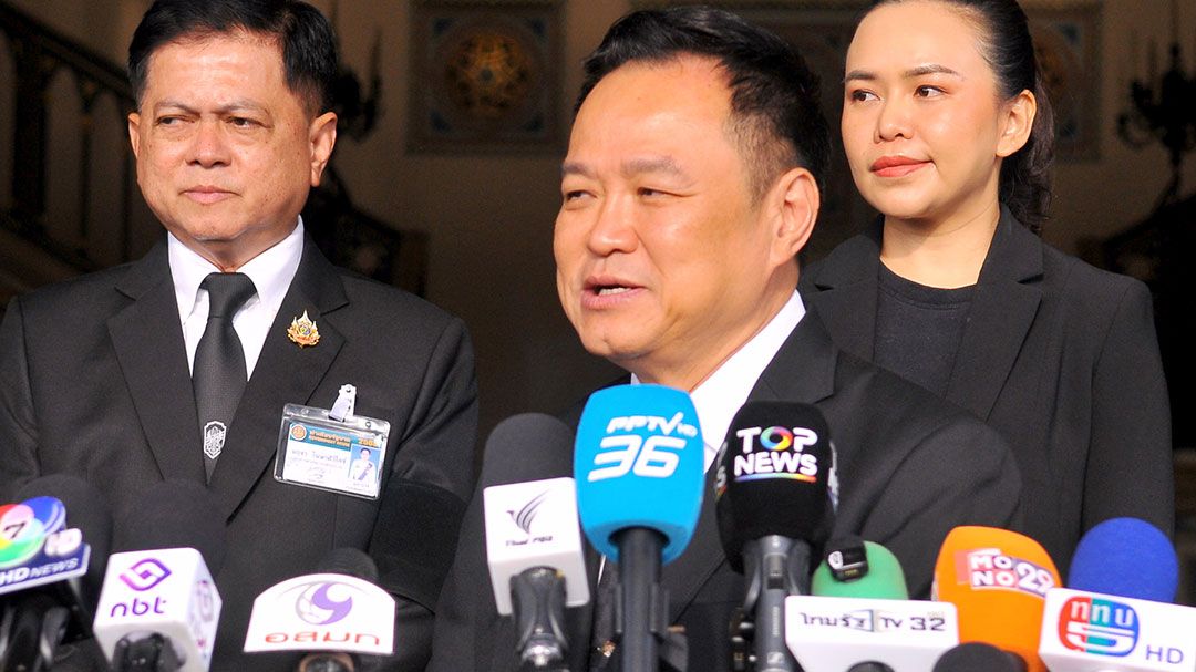 ‘แม้หวังตั้งสงบ จงเตรียมรบให้พร้อมสรรพ’  นายกฯลั่นกองทัพพร้อม  ยกคำสอนปลุกใจทหารไทย