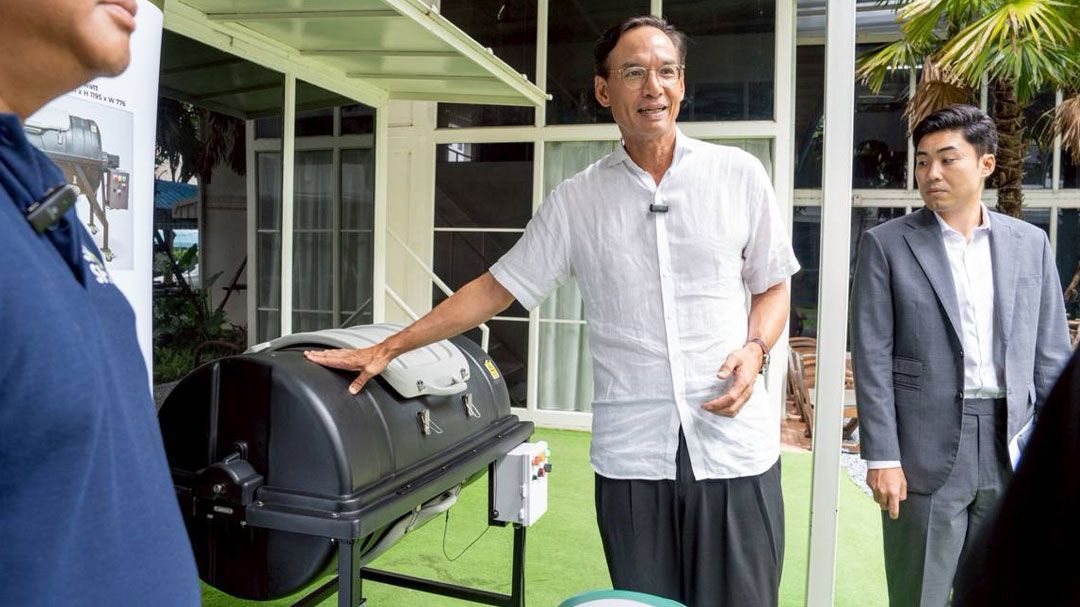 'กรณ์'คิกออฟโมเดลสีเขียว มอบนวัตกรรม'ชูชก'สู่ประชาธิปัตย์ นำร่องลดขยะอาหาร