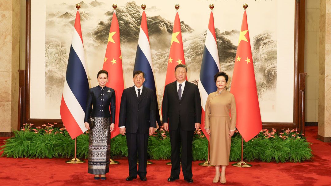 จีนจัดพิธีรับเสด็จฯ สมพระเกียรติ ในหลวง-ราชินี ‘สี.จิ้นผิง’กราบบังคมทูล ไทย-จีนเสมือนพี่น้องกัน