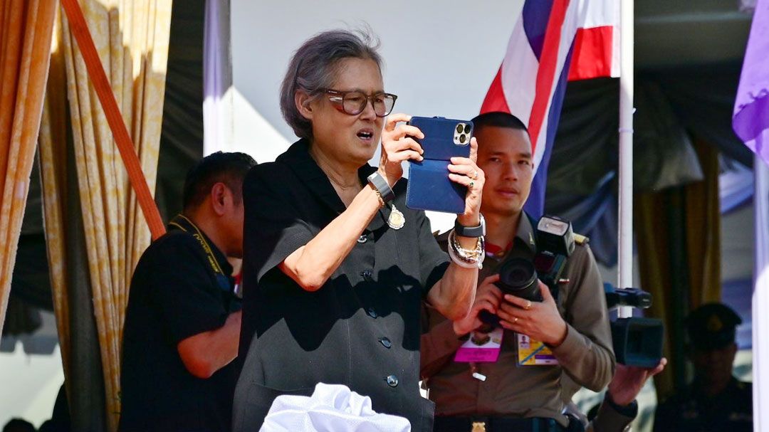 'กรมสมเด็จพระเทพฯ' ทอดพระเนตรการเกี่ยวข้าวพันธุ์ ณ แปลงสาธิตการเกษตร โรงเรียนนายร้อยฯ