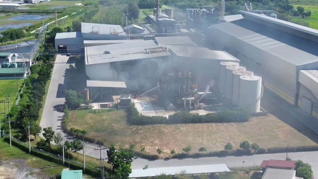 'ธนกร'สั่งติดตามสถานการณ์ไฟไหม้โรงงานสกัดน้ำมันรำข้าวอย่างใกล้ชิด