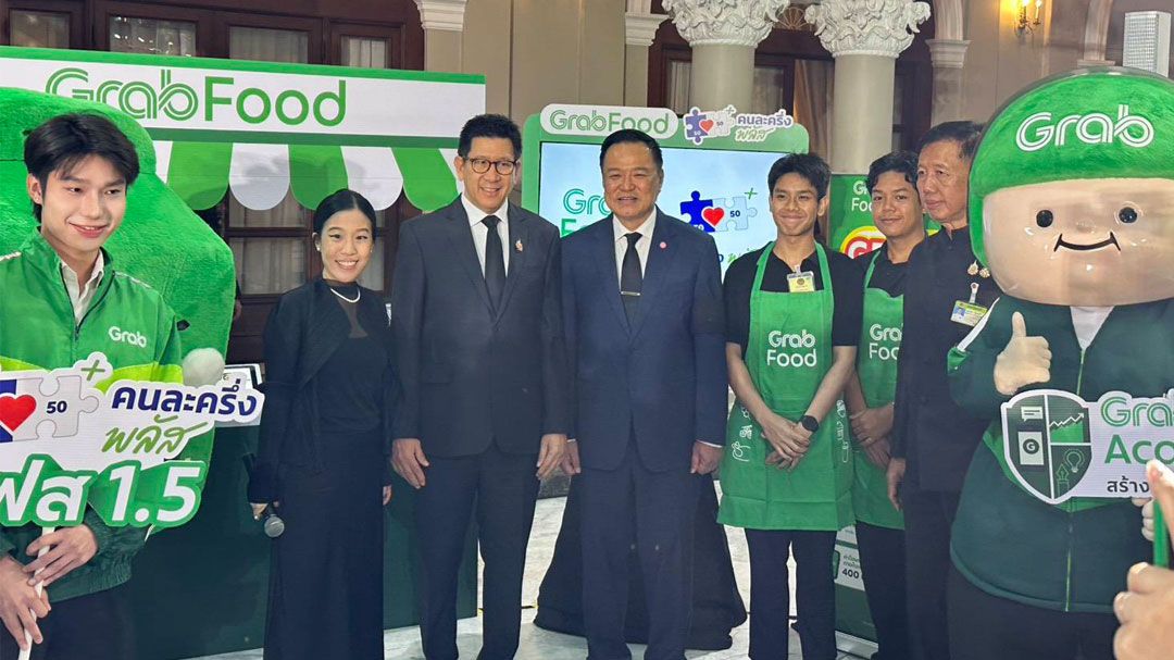 นายกฯ เยี่ยมชมโครงการพัฒนาทักษะร้านค้า คนละครึ่ง พลัส ทักทายสื่อ คิดถึงไม่เจอกันหลายวัน