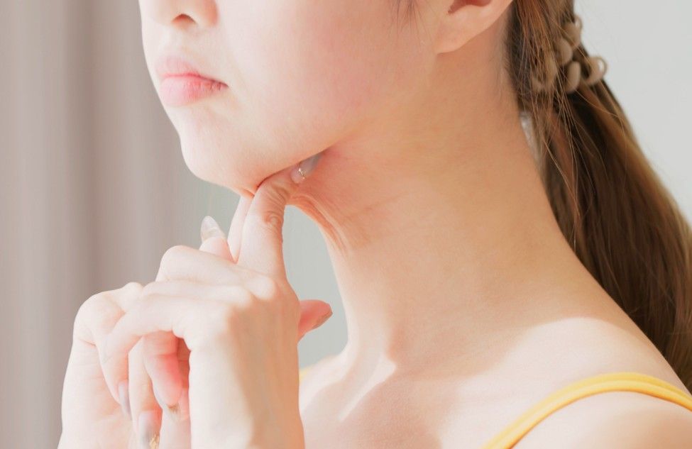 โปรแกรมดูดไขมันเหนียงเหมาะกับใคร? เช็กขั้นตอน-การพักฟื้น เพื่อกรอบหน้าคมชัดดูเป็นธรรมชาติ