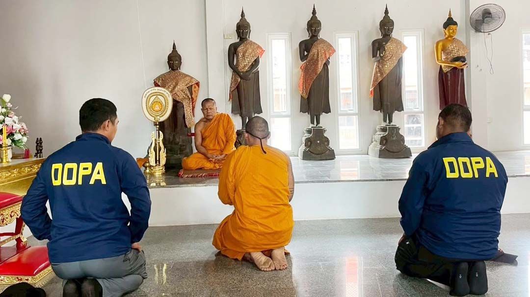 ฝ่ายปกครองอยุธยาจับสึกพระมั่วสุมเสพยา ยึดของกลางกุฏิ