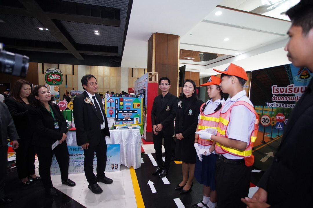 ​กทม.มอบรางวัล ‘โรงเรียนติดดาว – ครูผู้พิทักษ์’ ปี 3 ต่อยอดสร้างเครือข่ายโรงเรียนต้นแบบความปลอดภัยทางถนน