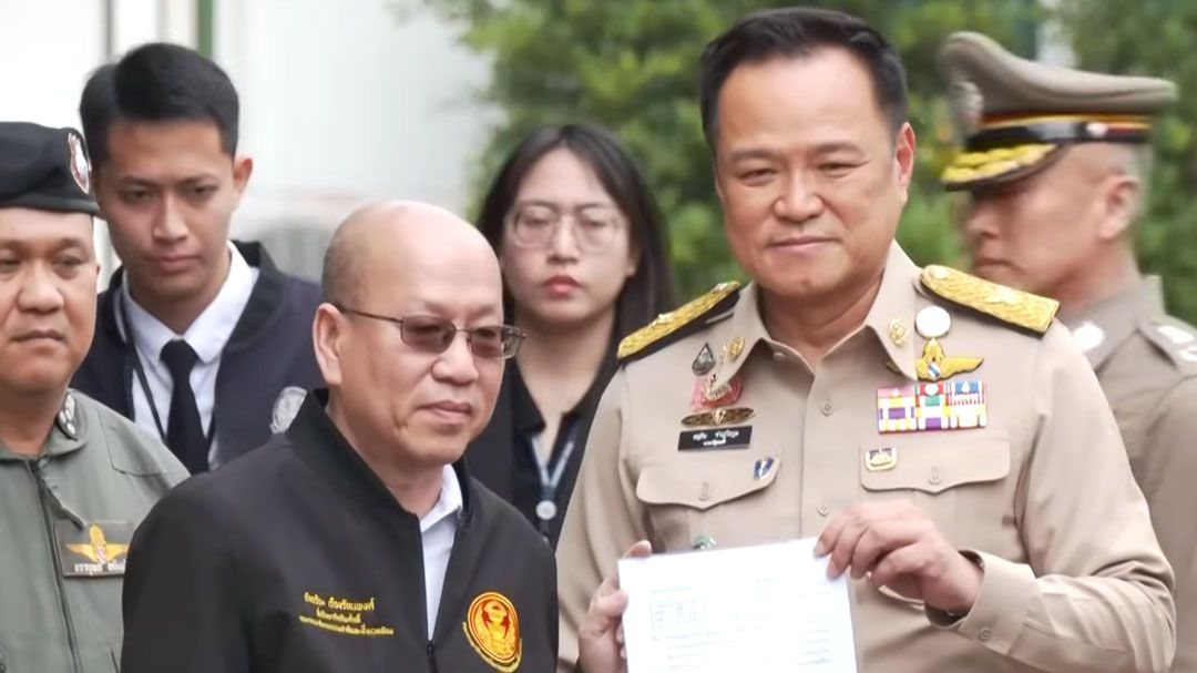 ‘อัจฉริยะ’ลุยต่อ ยื่นจตร.-นายกฯ จี้เอาผิด‘ผบ.ตร.’ ปมซื้อขายเก้าอี้