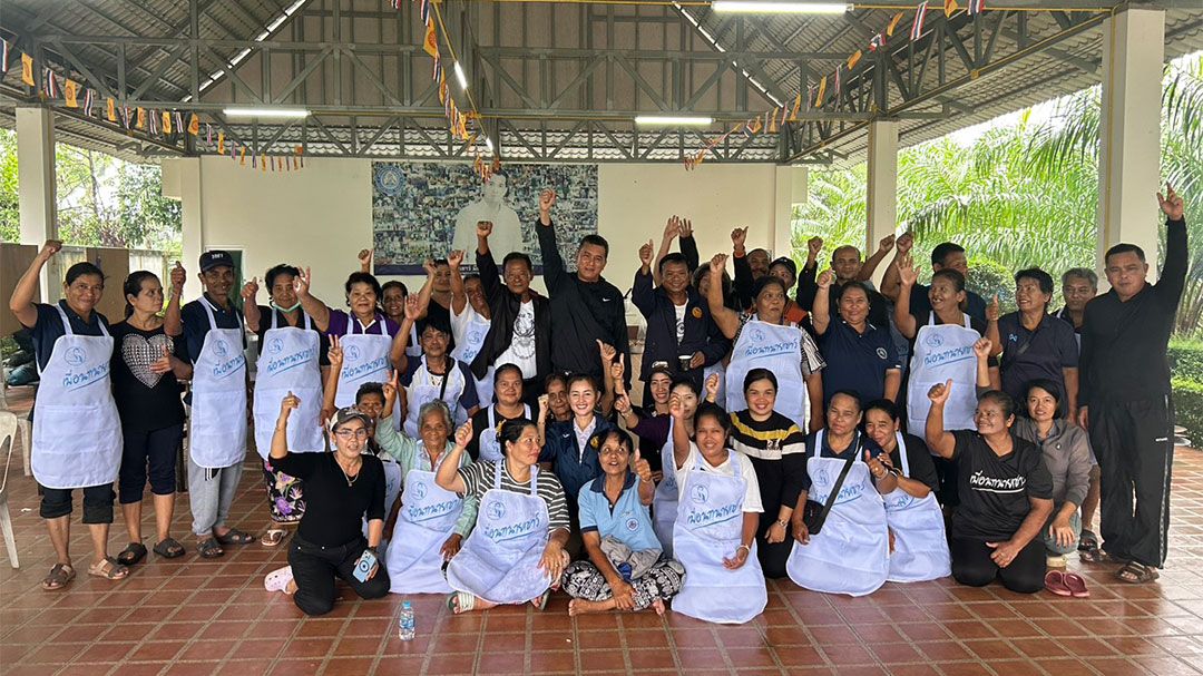 โรงครัวช่วยชาวเมืองคอน! ‘ทนายเชาว์’ เปิดศูนย์อพยพชั่วคราว-ช่วยเหตุน้ำท่วมหนัก