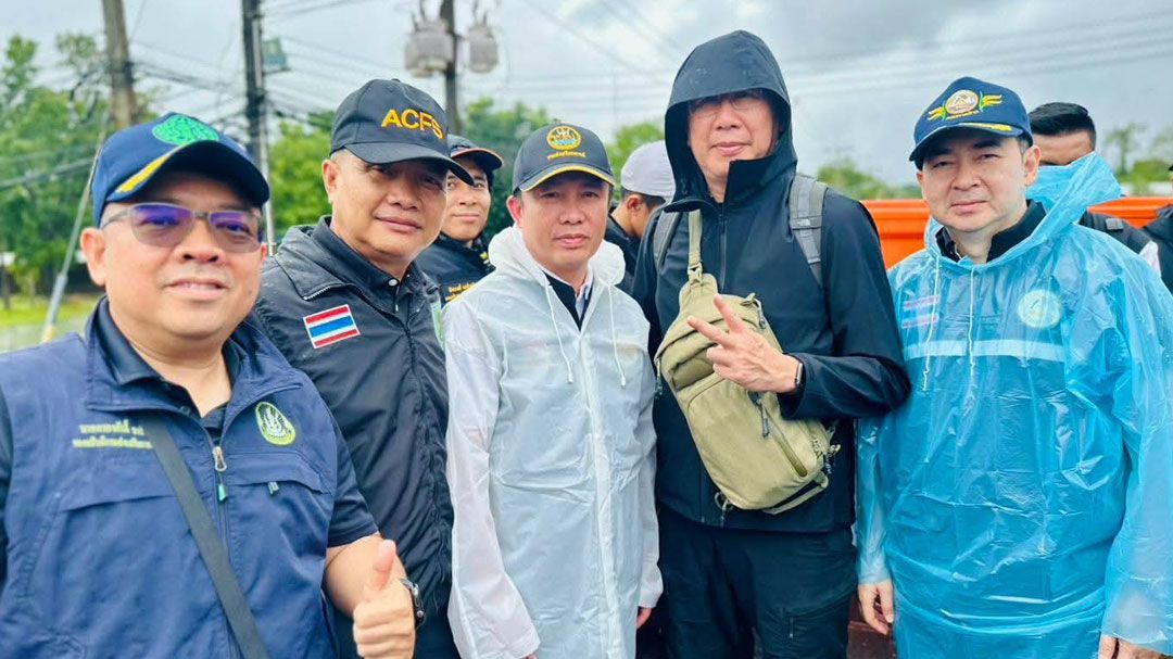 อธิบดีกรมการข้าวร่วมคณะรองนายกฯ และ รมว.เกษตรฯ ลงพื้นที่หาดใหญ่ ติดตามสถานการณ์น้ำท่วม