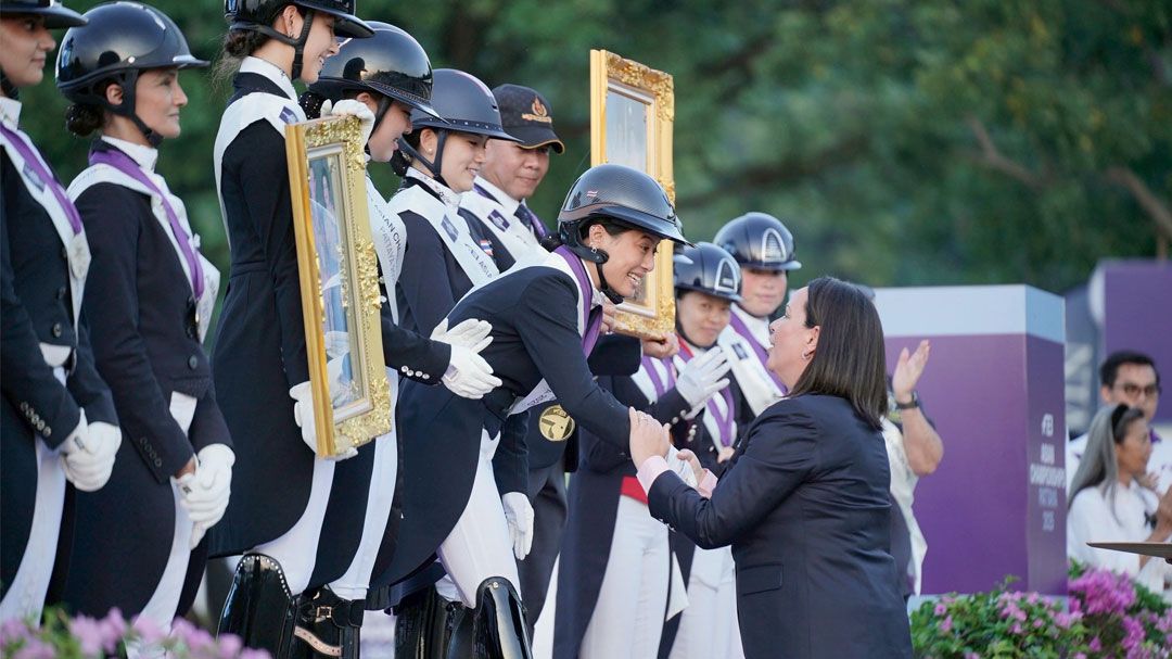 เจ้าฟ้าสิริวัณณวรีฯ ทรงคว้าเหรียญทองศิลปะบังคับม้า ประเภททีม ประเดิมการแข่งขันชิงแชมป์เอเชีย