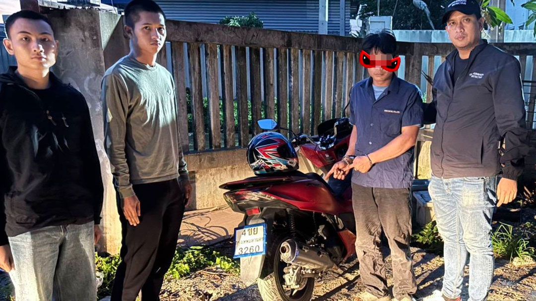 ​สืบกระทุ่มแบนรวบ 2 โจรออกอาละวาดแอบตัดสายสัญญาณโทรศัพท์ ลักทองแดงไปชั่งกิโลขาย