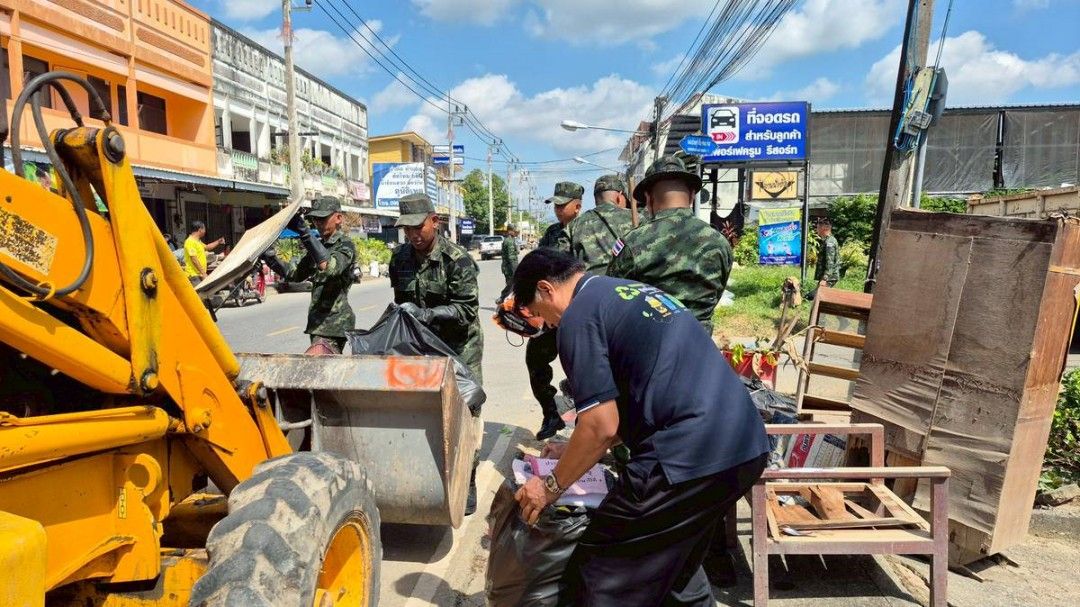 ทหาร-เทศบาลฯ ลุยเก็บกวาด ‘Big Cleaning Day’ คืนความสะอาดให้เมืองสตูล
